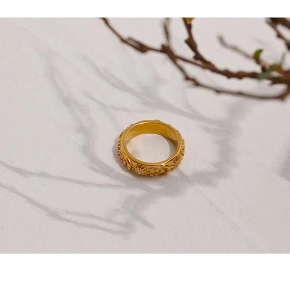 NEW 18K Gold Plated Textured Moon Star Ring - Picture 7 of 9